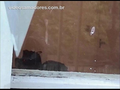 ❤️ Mutum mai katsawa yana kallon budurwarsa tare da wani saurayi, yana yin rikodin bidiyo mai ban tsoro ba tare da damun ma'auratan ba ❌  a mu